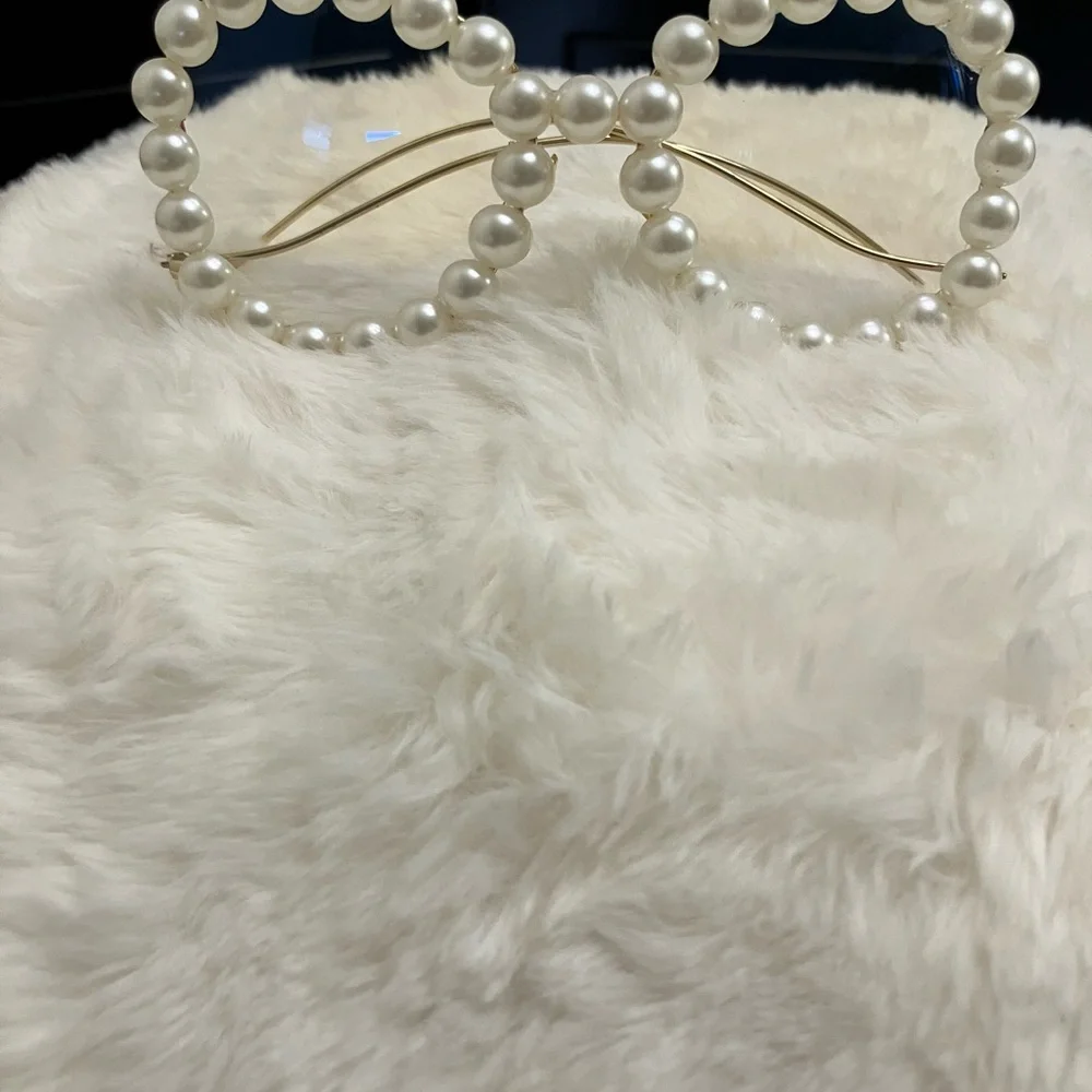 Faux Pearl-Embellished Round Gold Frame, Ivory Pearls - Picture 3 of 14